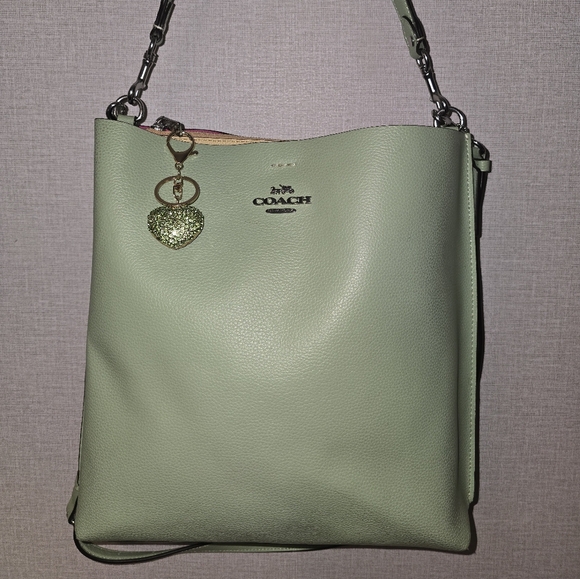 Euc Coach Bucket Bag Pistachio Green - Picture 1 of 7